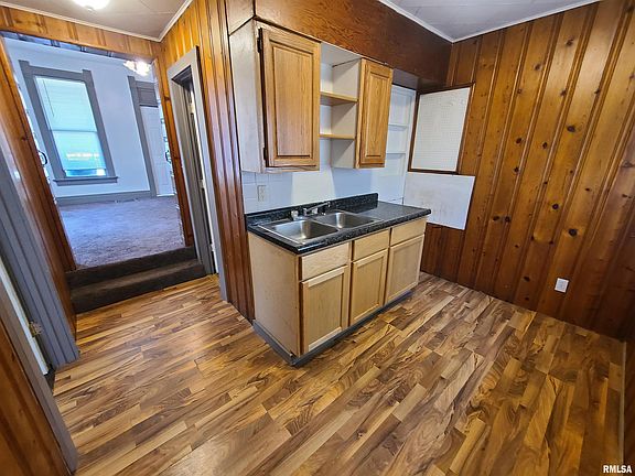 5th image of 270 N Avenue C