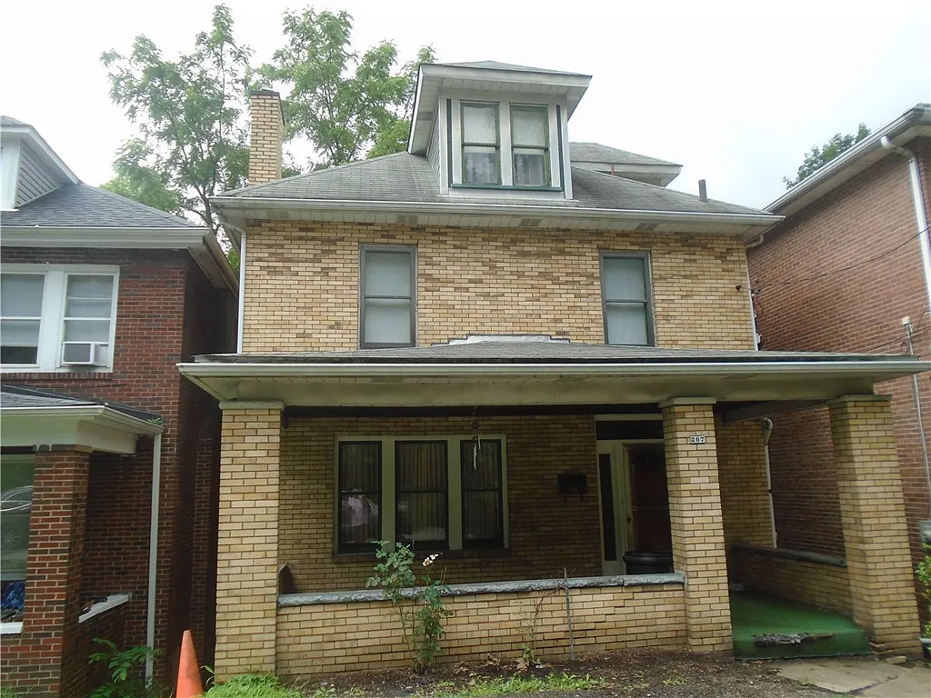 207 Locust St photo 1