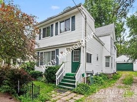 132 Reed Ave, Kalamazoo, MI