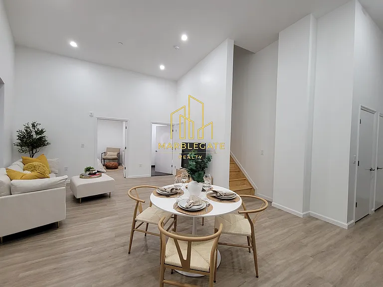 556-557 Market St #11C — Photo 8