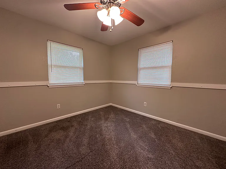 1530 Melrose Dr — Photo 11