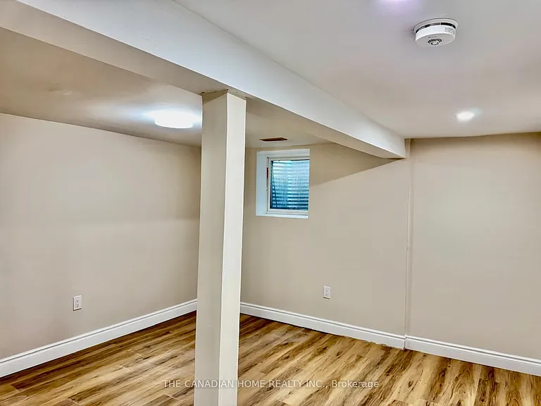 26 Dunblaine Cres — Photo 7