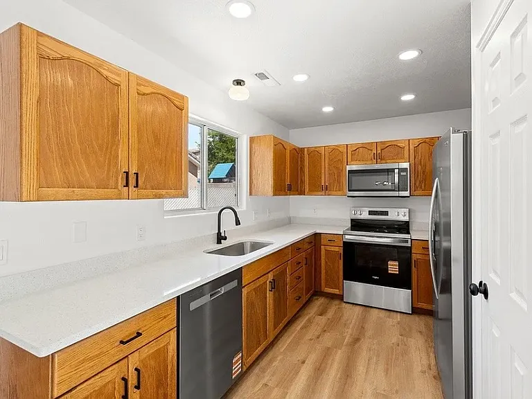 1178 N 1340 West Cir — Photo 9