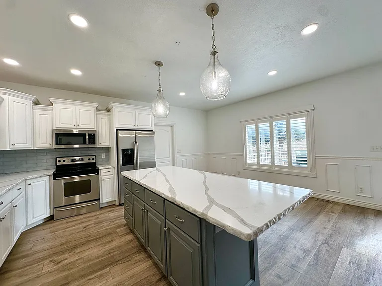 624 Centennial Loop — Photo 1