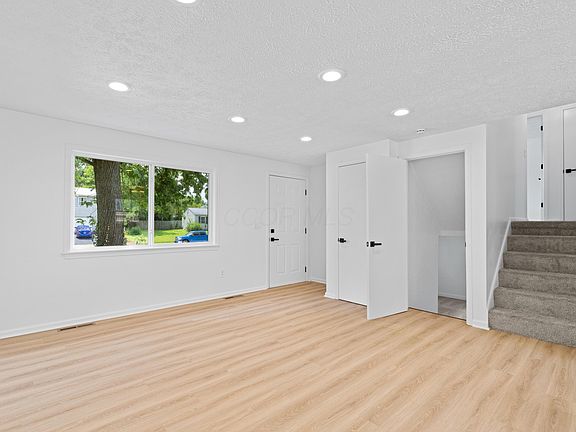 3rd image of 3744 Paris Blvd E