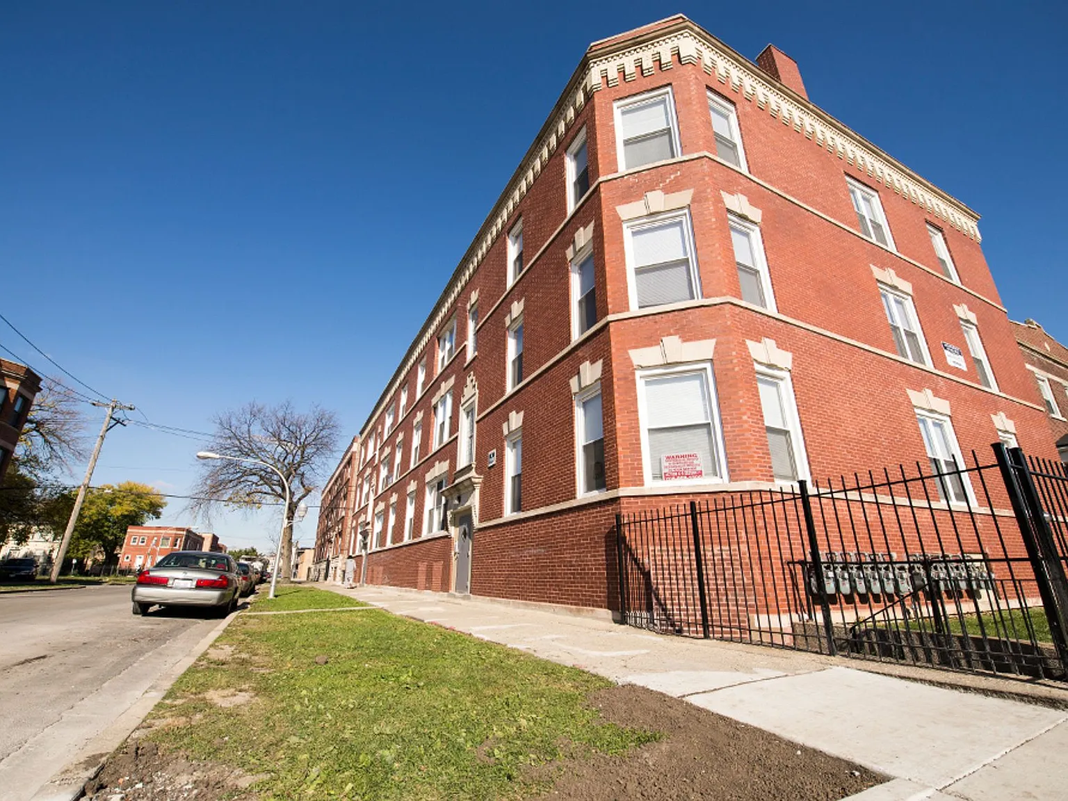 3454 W Lexington — Photo 2