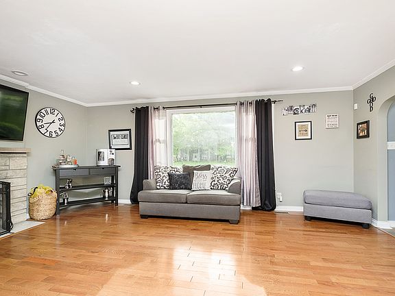 5th image of 5260 Woodside Dr