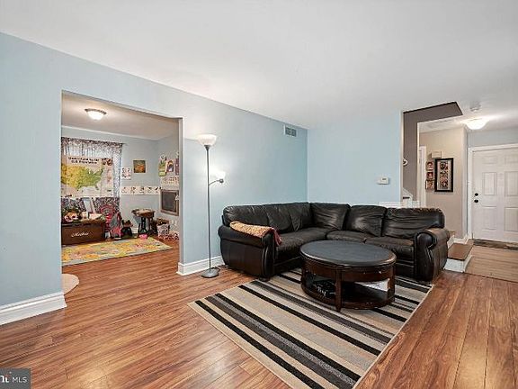 5th image of 20 Pheasant Ct