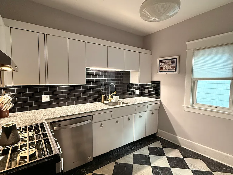 19 Claremont Ave #2 — Photo 29
