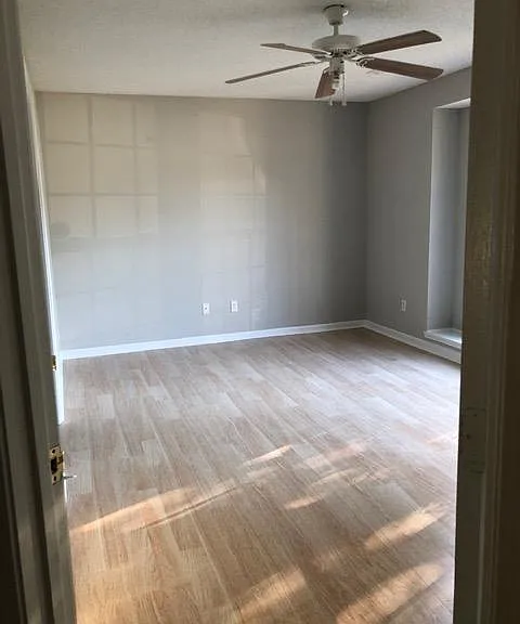6918 Kentucky Derby Dr — Photo 7