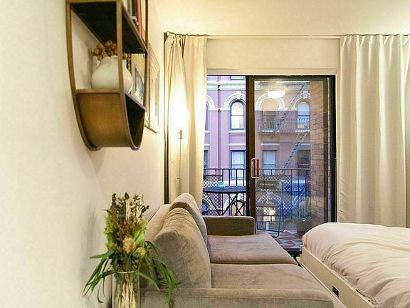 3rd image of 328 W 11th St APT 3D