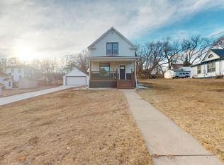 715 N 1st St, Cherokee, IA 51012