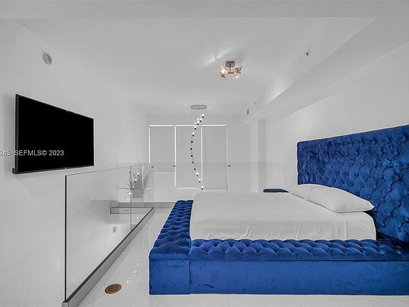 5th image of 60 SW 13th St #6L