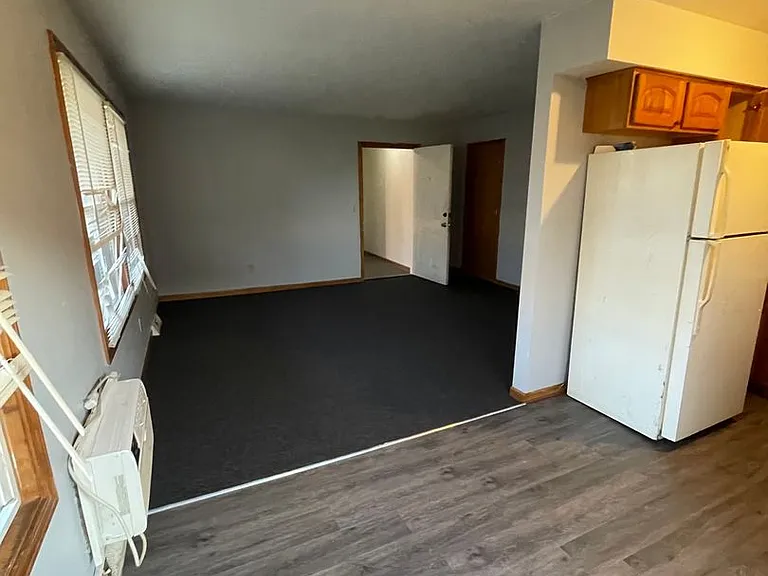 8809 W Villard Ave — Photo 5
