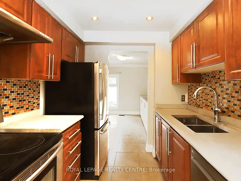 1021 Cedarglen Gate #16 — Photo 11