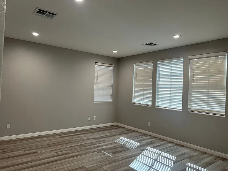 5981 Honeysuckle Ridge St — Photo 13
