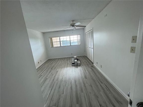 4th image of 2901 S Palm Aire Dr APT 503