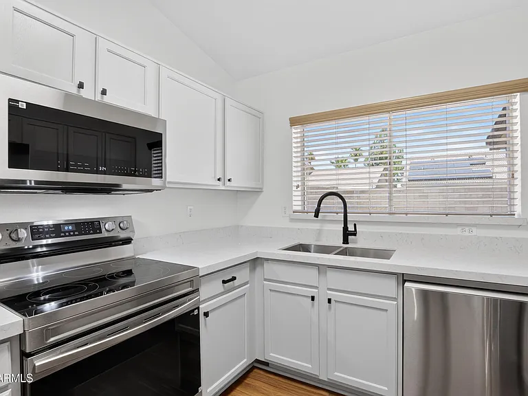 1308 E Princeton Ave — Photo 9
