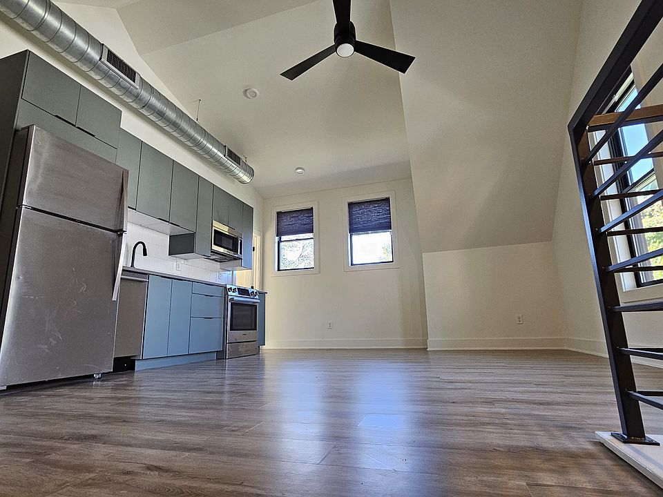 1st image of 205 W 1st Ave #205