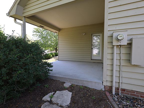 3rd image of 3012 Thornwood Ln