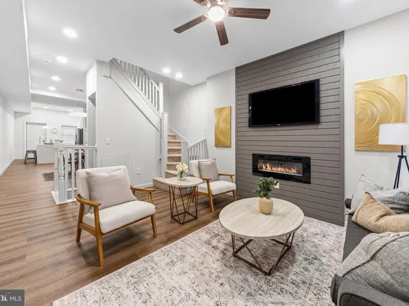 2213 Poplar Grove St, Baltimore, MD 21216