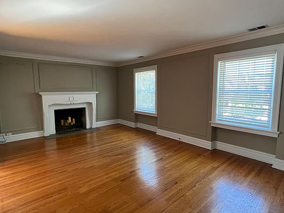 3rd image of 7226 Forsyth Blvd #2