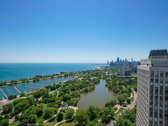 2nd image of 2650 N Lakeview Ave APT 2206
