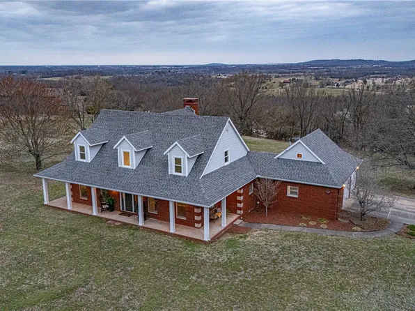 5972 E Lamar Pettus Rd, Fayetteville, AR 72703