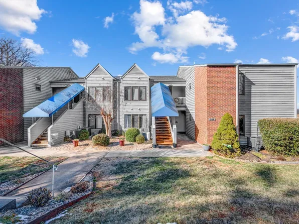 103 Manor Dr, Forest, VA 24551