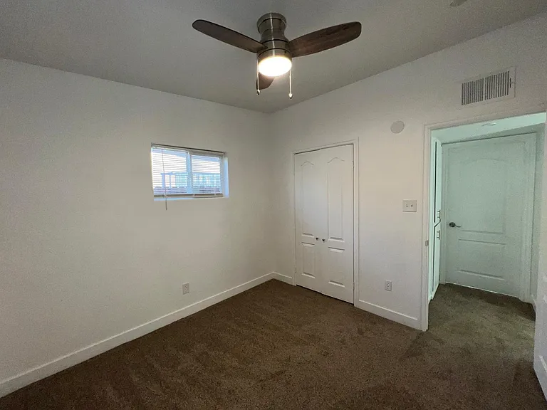 324 Stanford St — Photo 14