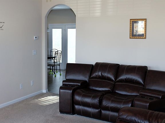 4th image of 608 E Vailview Ct