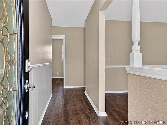 5th image of 5021 Macklyn Ct