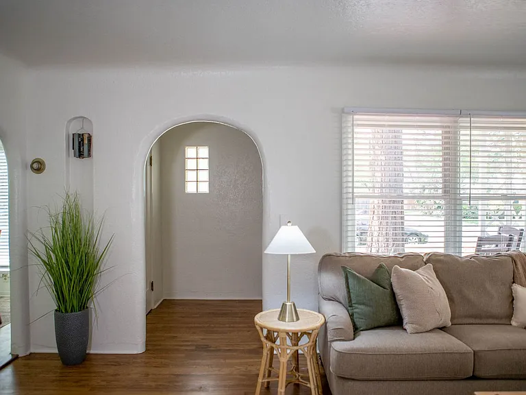 341 W 1st Ave — Photo 7