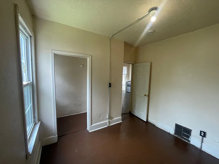 710-712 S 21st St. (Duplex) — Photo 2
