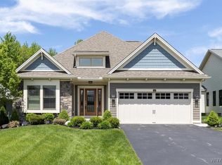 16 Aurora Mills Dr, East Aurora, NY 14052