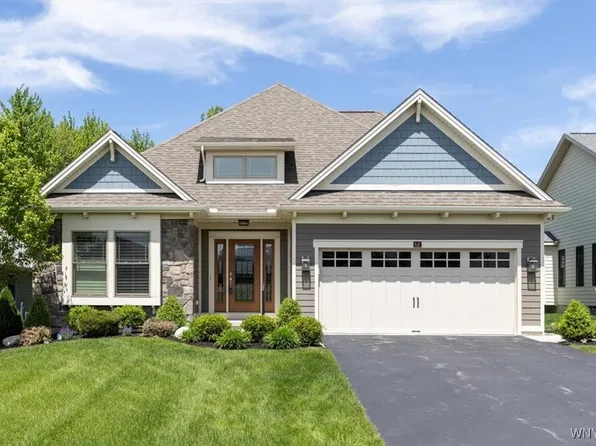 16 Aurora Mills Dr, East Aurora, NY 14052