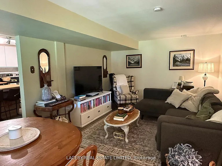 19 Grandview Cres — Photo 2