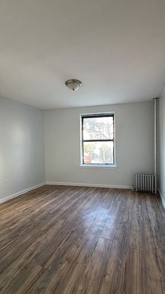 1690 Clay Avenue — Photo 3