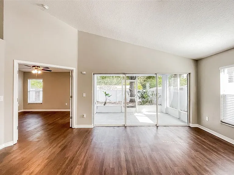 2162 Brandon Park Cir — Photo 36