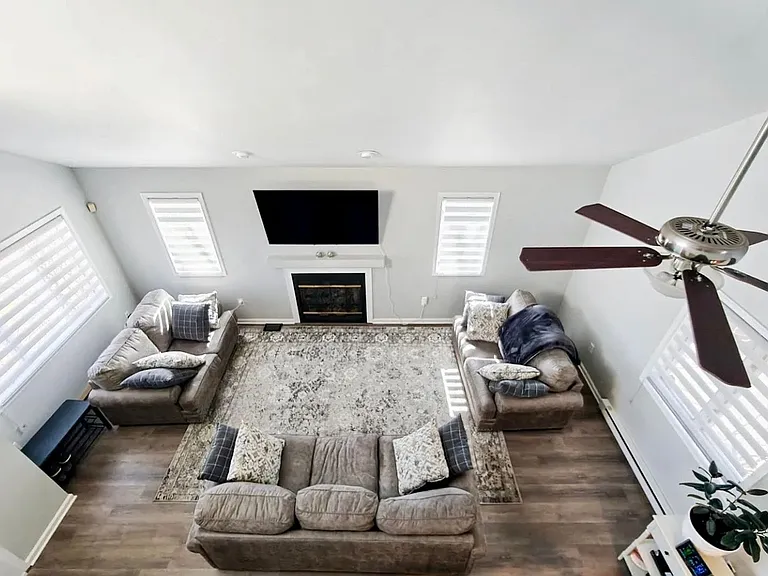 2104 Vacation Ln — Photo 4