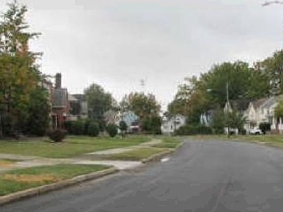 Exterior Neighborhood (street photo)
