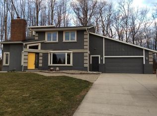 7063 Crescenda Dr NE, Rockford, MI 49341