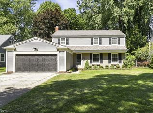 428 Walmar Dr, Bay Village, OH 44140