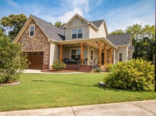 8155 Robertsview Dr, Ooltewah, TN 37363
