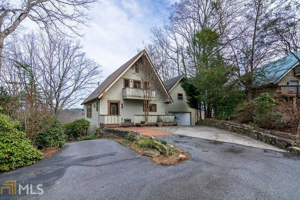 205 Matterhorn Dr photo 1