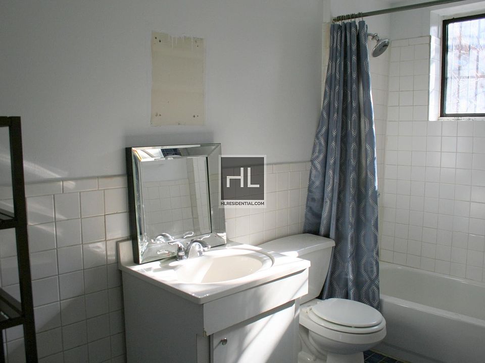 2nd image of 289 Clifton Pl