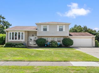 1323 E Rosita Dr, Palatine, IL 60074