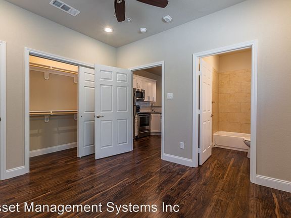 3rd image of 1328 Underwood St #201