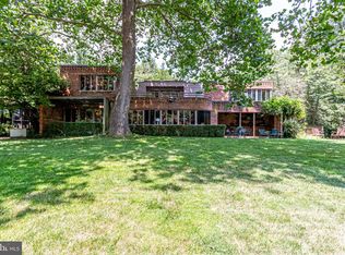 1201 Key Dr, Alexandria, VA 22302