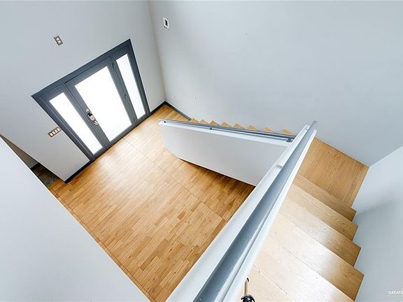 5th image of 420 Quail Ave